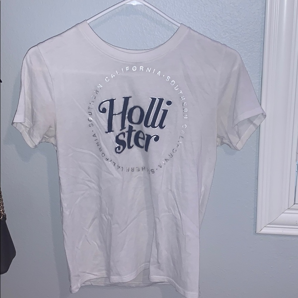 Hollister t-shirt